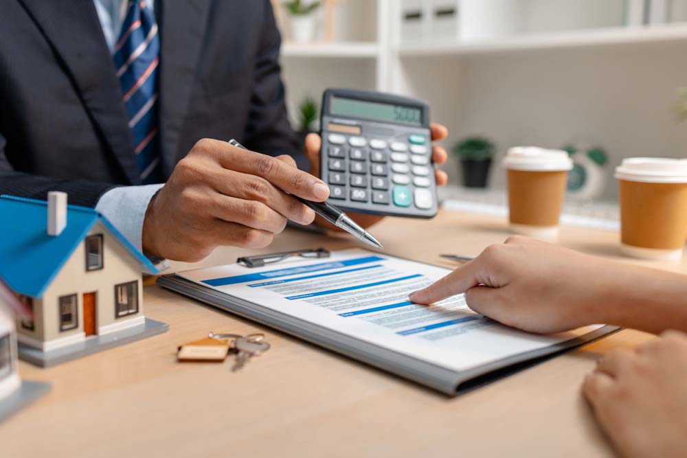 Community Development District (CDD) vs Homeowners’ Association (HOA) Fees in Tampa Bay: What Buyers Need to Know